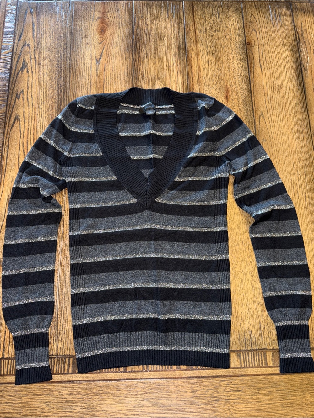 Express Women's Black and Gray and Silver Striped V-Neck Sweater
